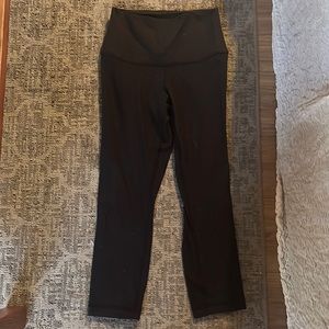 Lululemon Size 6 Cropped Leggings
